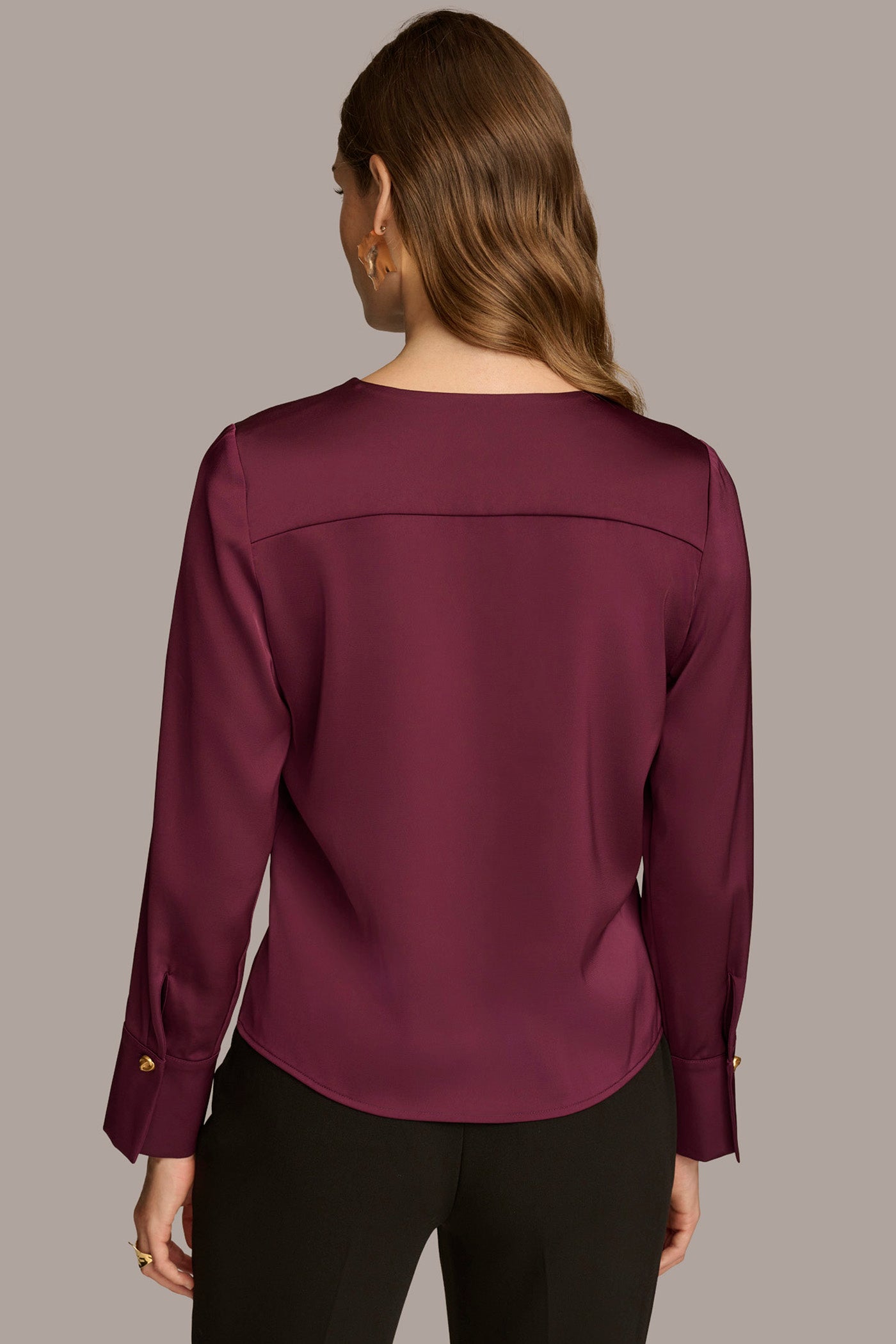 (image for) BRIGHT V-NECK WITH SIDE BUTTON DETAIL